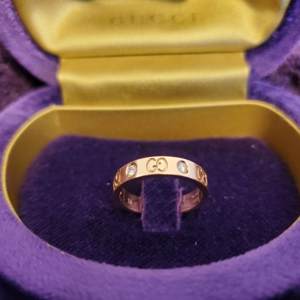 18k solid gold GUCCI ring with diamonds